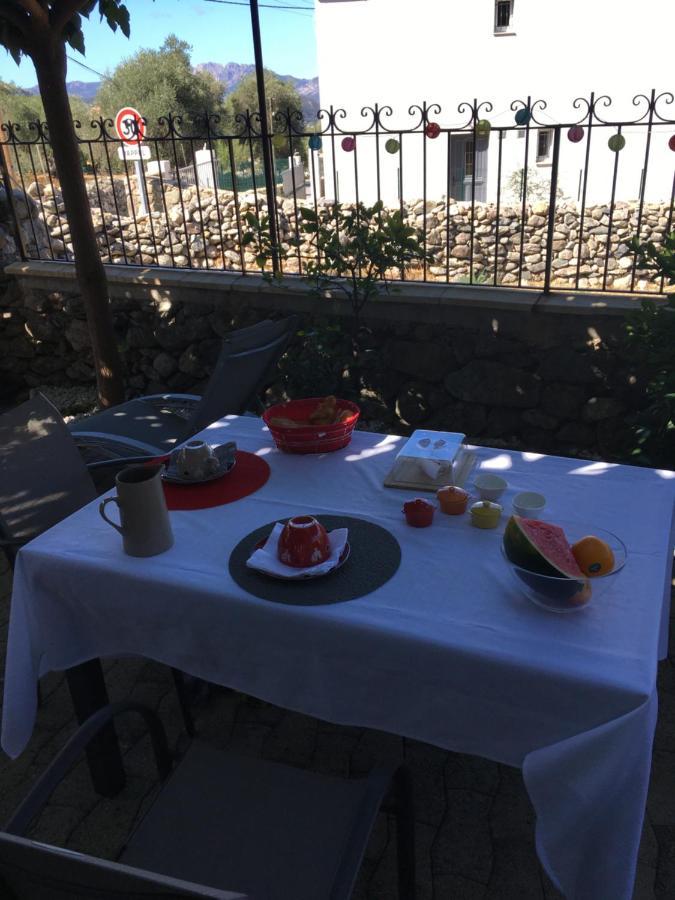 Casa Basgiu, Chambres Avec Balcon Et Table D'Hotes Zilia Kültér fotó